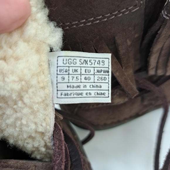 UGG Australia S/N 5749 Women's Suede Brown Leather Sheepskin Ankle Boots 9 - Picture 14 of 16